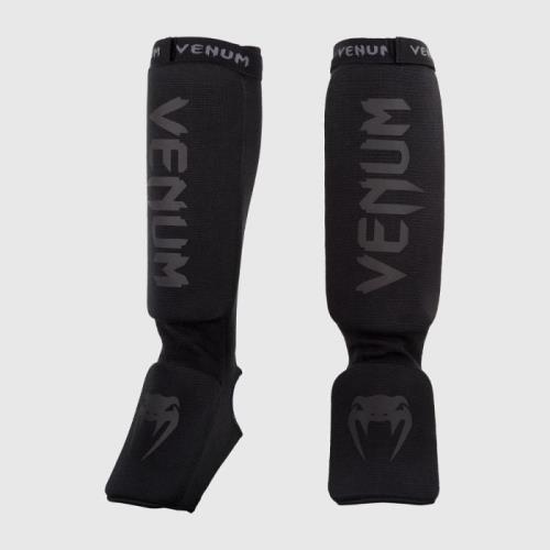 Venum Chrániče holení Shin Guards Black MM